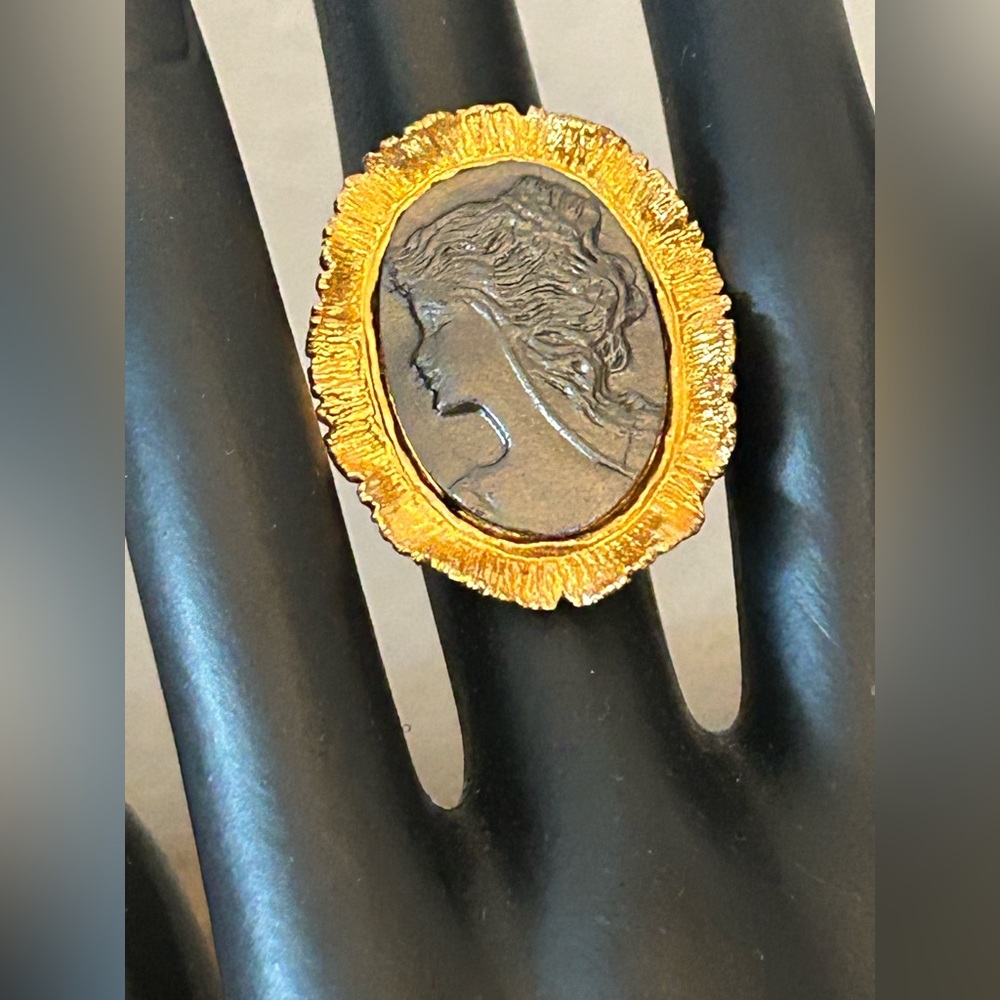 Bronze Black Cameo Ring - Picture 8 of 8
